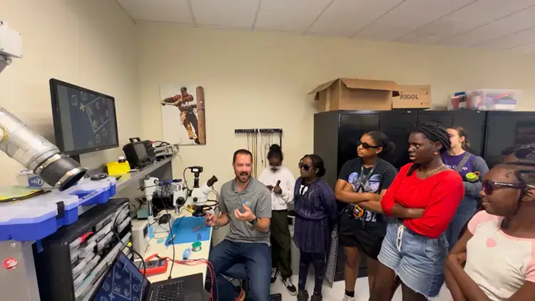Girls group learning from Treetown Tech